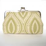 Kisslock Frame Clutch Silk..