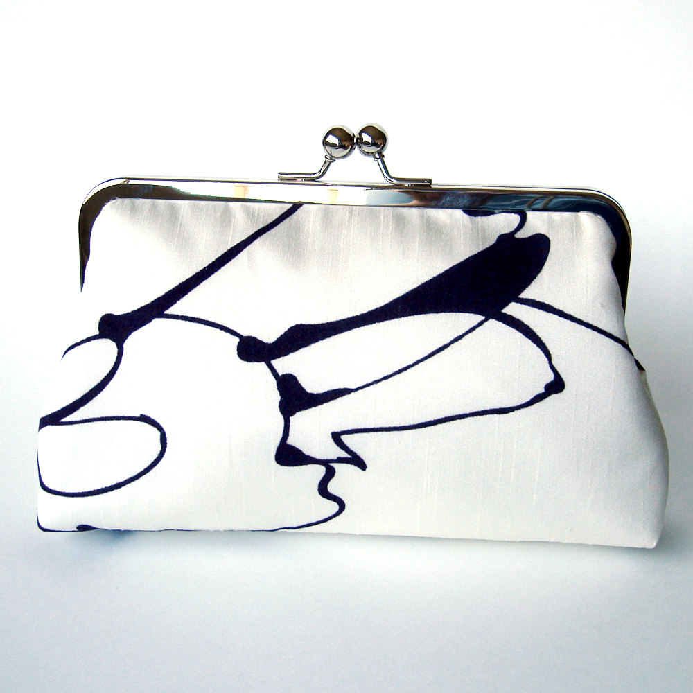 Clutch Frame Kisslock Purse Silk Lined White Abstract Flower Print
